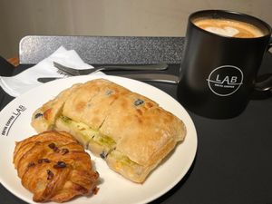 カフェと空港で食べたコムタン