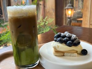 カフェと空港で食べたコムタン