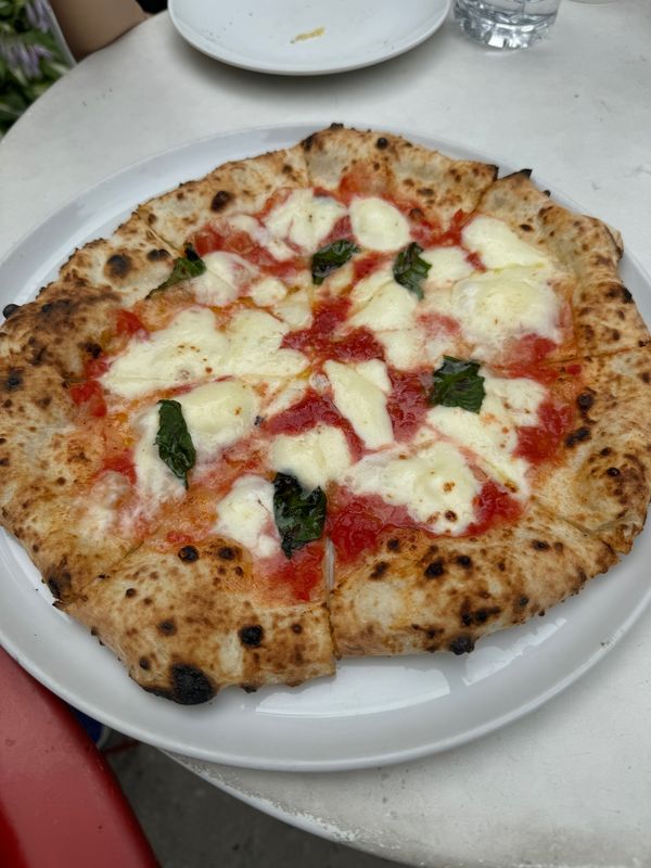 日本・北海道「旭川ー札幌　家族旅行」の写真：富良野チーズ工房

ピッツァ体験、チーズ...