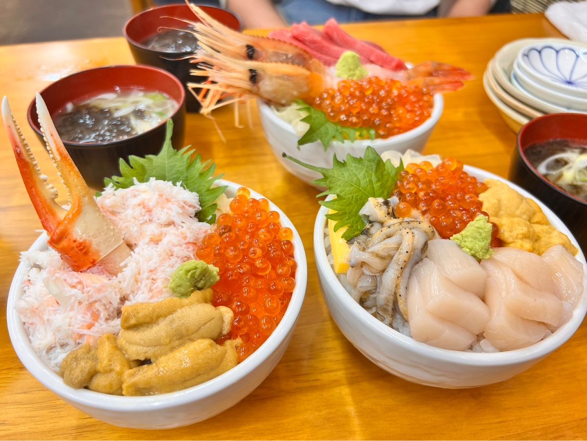 小樽運河
小樽の海鮮丼
白い恋人パーク