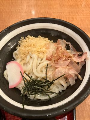 今日の夕食 自家製麺 杵屋さいたま新都心店
埼玉県は鰻が有名と言う事で早速...