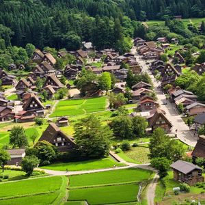 世界遺産にもなっている、日本を代表する風景。風情のある街並みです。素敵な夫...