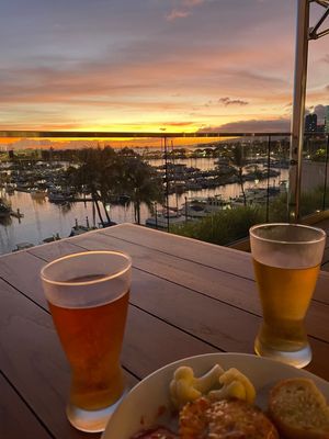 ノースショアのもっと上、誰もいないサンセットビーチへ。
