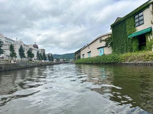 小樽運河クルーズと青い池！
まぁ、観光客は沢山いるよね。絶対。。。
綺麗な...