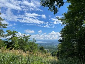 午後はゴールドラインを通って裏磐梯に。お天気も良かったので五色沼のハイキング。