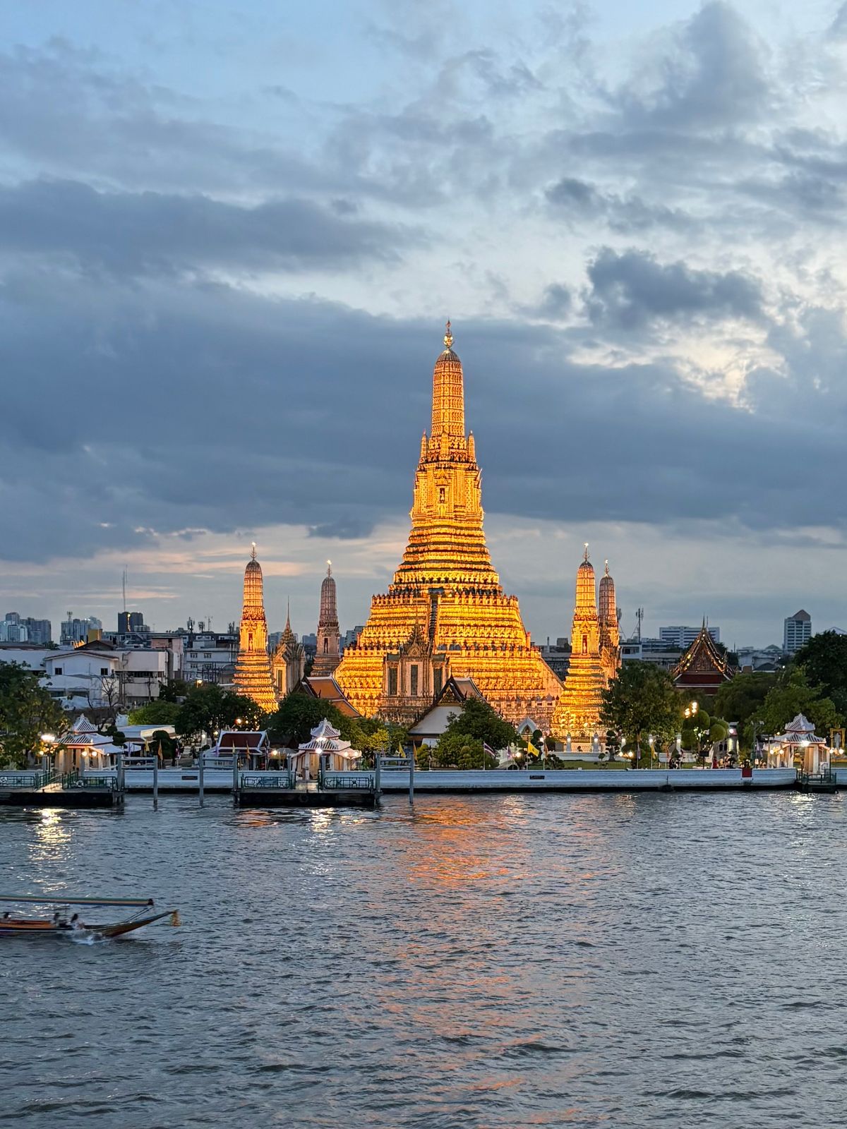 夕飯はチャイナタウンへ。ミシュランに載っているクイジャップ、お米と麺の両方...