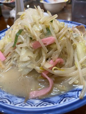 長崎ちゃんぽん

井手ちゃんぽん。長崎にきたらちゃんぽんは食べておきたい🍜