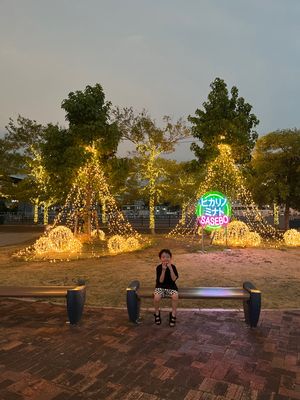 佐世保駅前

夜散歩。
海沿いでイルミネーションも綺麗。
大きな駐車場もあ...