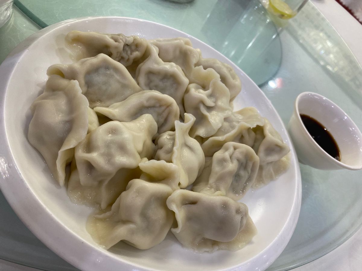 天津編⑦紅旗飯荘

この日はホテルに着いて夕方だったので
さっそくお夕飯🍽...