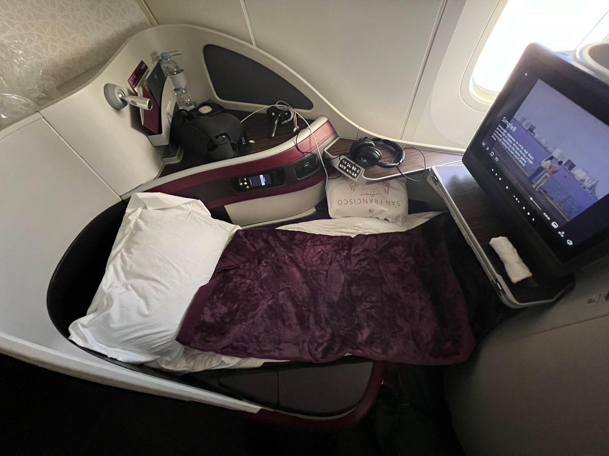カタール航空B787-8 ビジネスクラスでナイジェリア脱出
