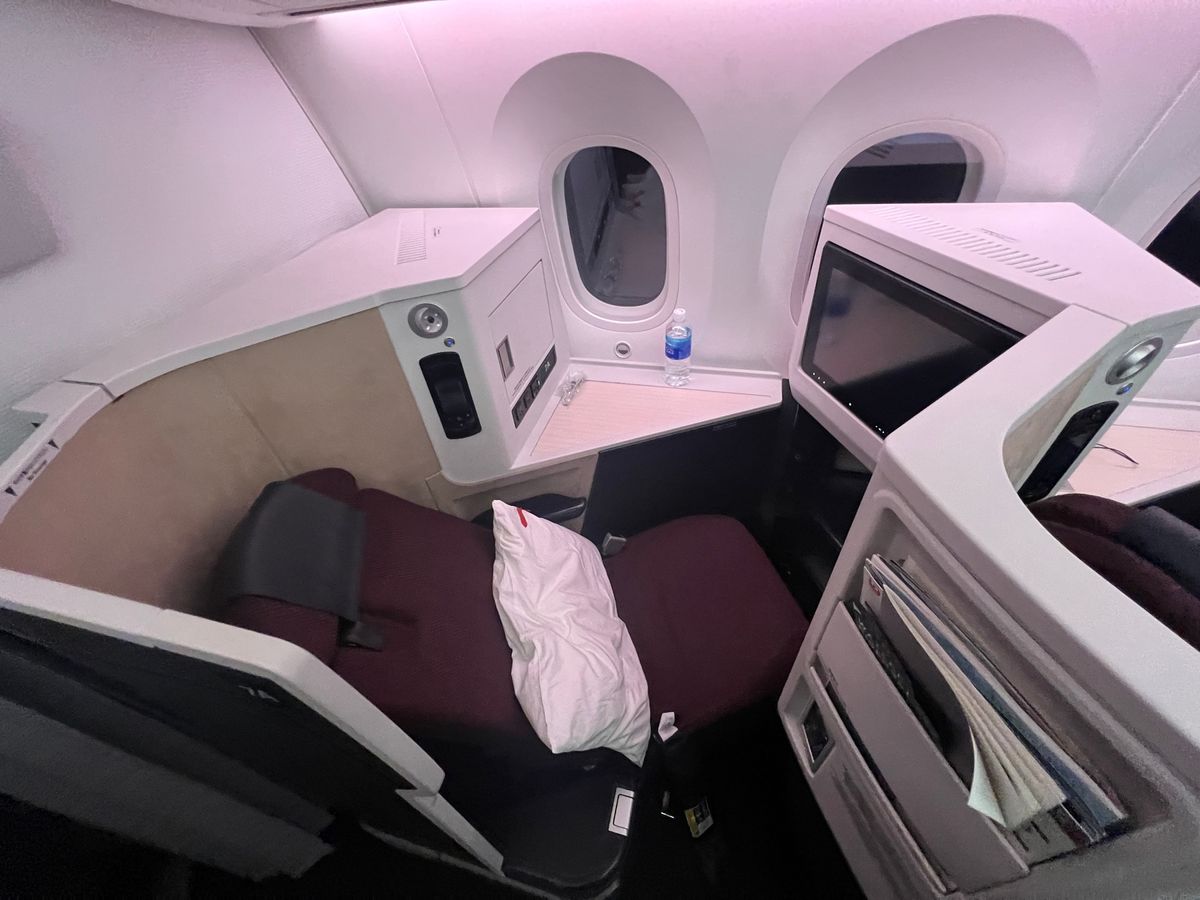 JALのビジネスクラスで羽田からドーハへ