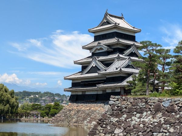 日本・長野県「松本〜立山黒部アルペンルート〜富山タウン」の写真：松本城。久しぶりに天守閣へ上り脚がガクガ...