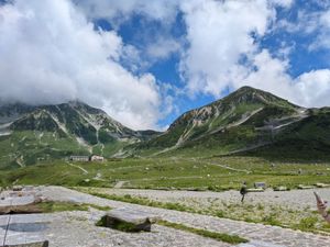 室堂。天気が良すぎて暑かった。