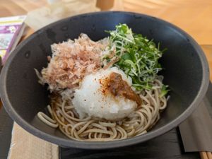 松本城。久しぶりに天守閣へ上り脚がガクガク。
「小昼堂」でランチ。山椒みそ...