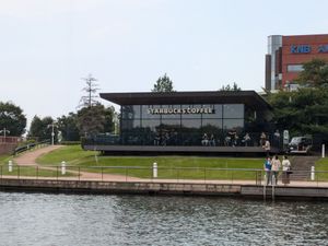 富岩運河環水公園にある世界一美しいStarbucks(2008年選) 。ス...