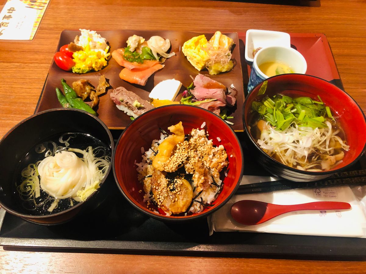 秋田は湯瀬ホテルに宿泊🏢
ご飯も美味しくて温泉もとても良かった♡
