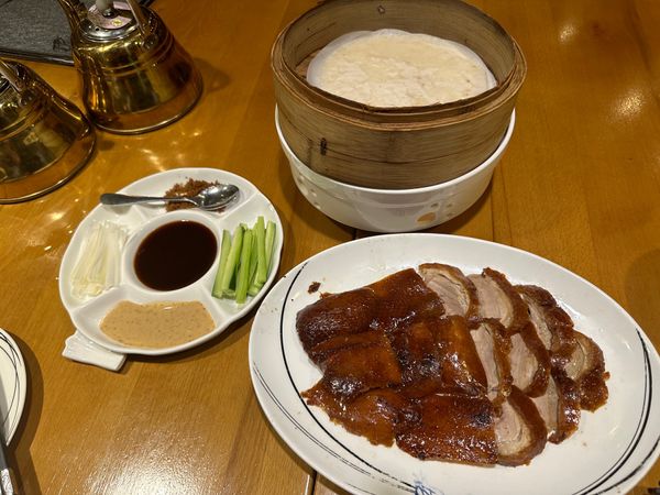 香港・跑馬地 Happy Valley「NRT ✈︎ HKG ✈︎ KIX ✈︎ ITM ✈︎ HND」の写真：銅羅湾で北京ダック