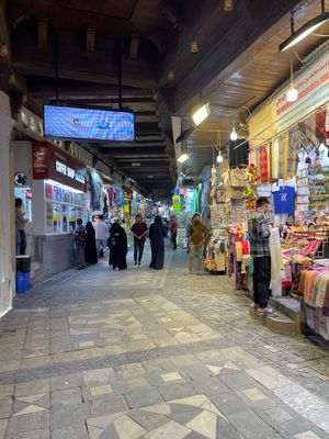 マスカット市内の風景。
美しい海岸線を持つ城塞都市。
マトラスークはアラビ...