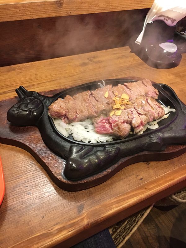 日本・沖縄県「沖縄グルメトリップ」の写真：定番、88のステーキ。ガッツリアメリカン...