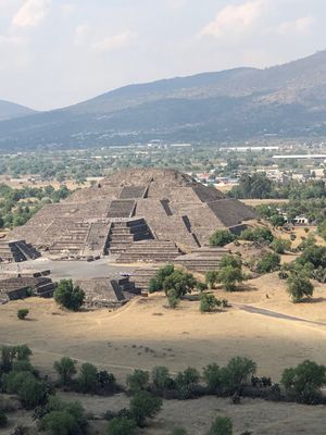 テオティワカン、太陽と月のピラミッド
メキシコシティから簡単にアクセス可能...