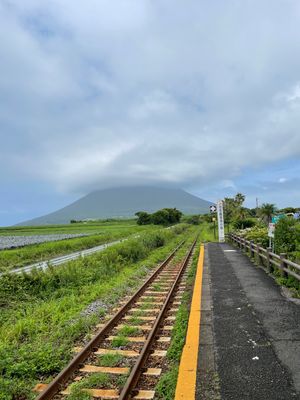 指宿の風景。開聞岳は本当に山の形が綺麗です。