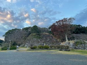 名護屋城跡。遠くには玄海原発も見えます。