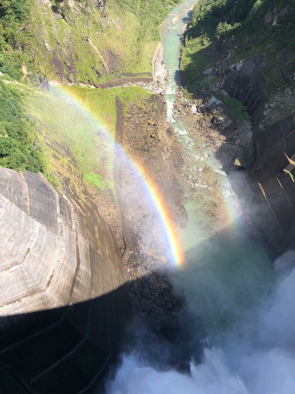 日本・長野県「黒部ダム、立山」の写真：黒部ダム