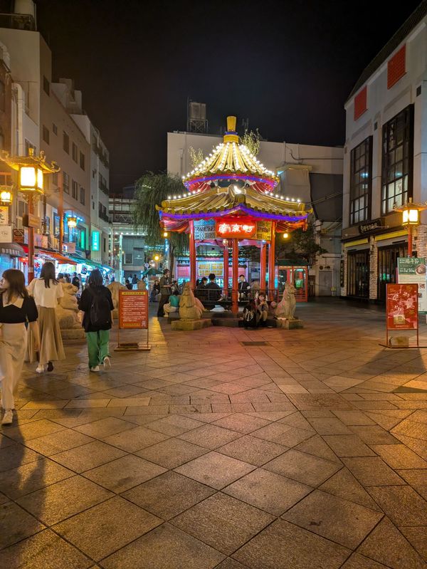 日本・神戸「ニジゲンノモリ 神戸」の写真：神戸は夜が早くてびっくり。