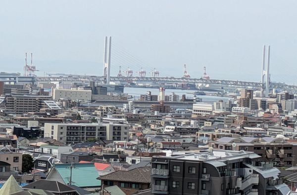 日本・神戸「ニジゲンノモリ 神戸」の写真：芦屋川沿いをお散歩。ダニエルのカヌレも美...