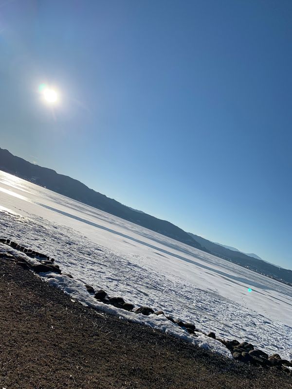 日本・長野県「諏訪湖全面結氷」の写真