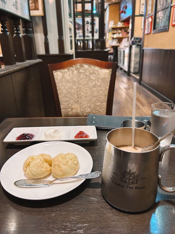 日本・大阪府「大阪・神戸須磨シーワールド」の写真：ロンドンティールーム@阪急メンズ館
去年...