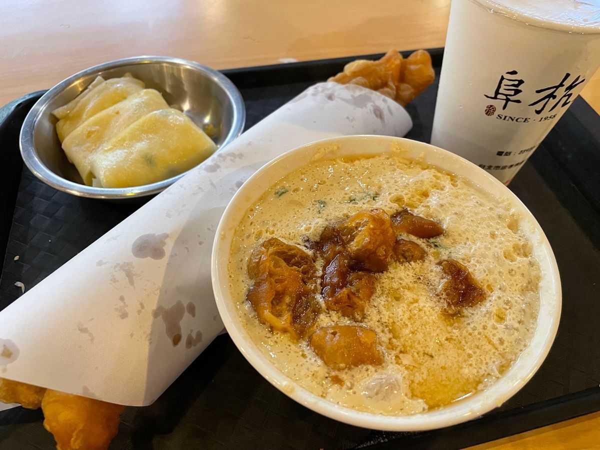 絶対行きたかった阜杭豆漿！行列並んでから食べ終わって出るまで約1時間。想定...