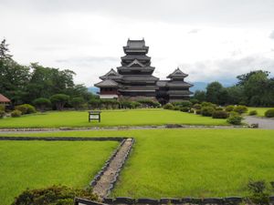 どこから見てもカッコ良い松本城