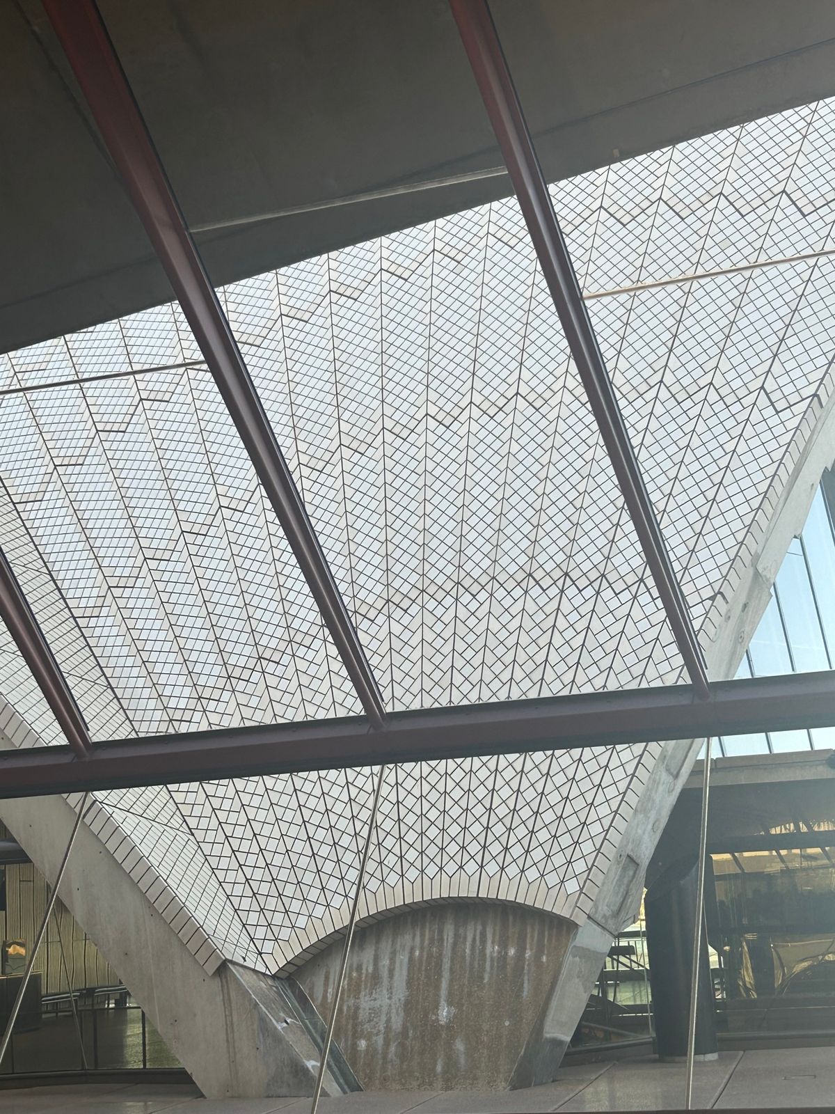 オペラハウス内部見学ツアー（要予約）。
もちろん日本語の回もあります。