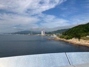 淡路島を５０キロ歩く。
打ち上げはピザ。