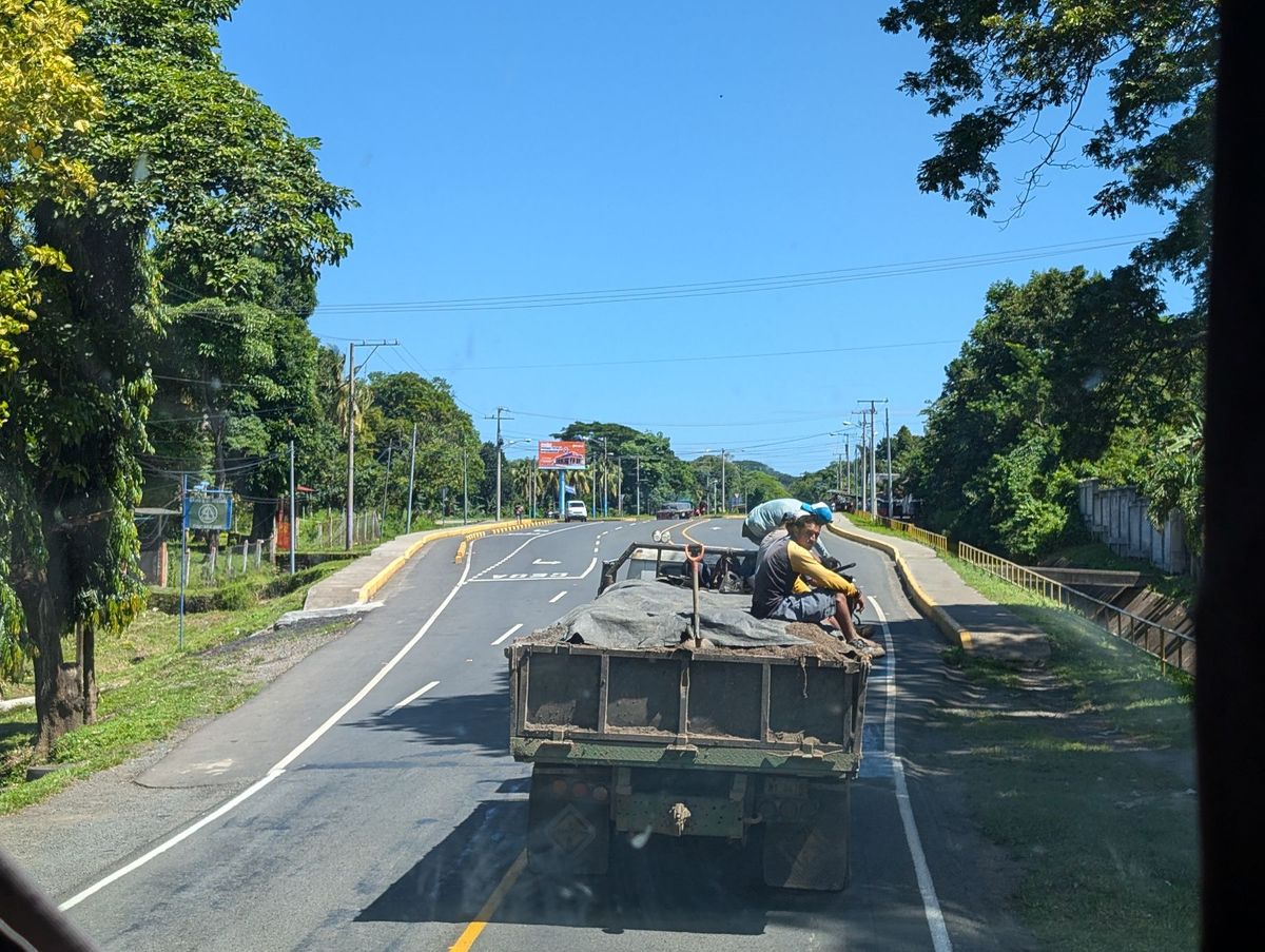 コスタリカ滞在2週間でいよいよニカラグアに移動することにした。
午前0時S...