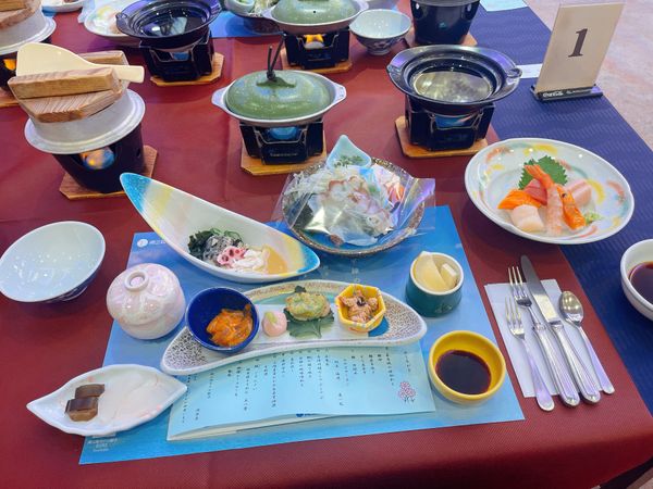 日本・青森県「東北家族旅行」の写真：9/2
南三陸ホテル観洋-夕飯 (クイー...