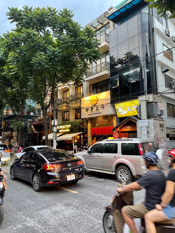 ベトナム・ハノイ「ベトナムに」の写真：弾丸で行った