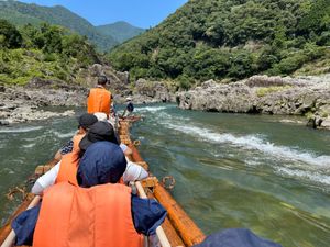 北山村筏下り
和歌山、奈良、三重の県境を下ります
熊野地鶏の親子丼とラーメ...