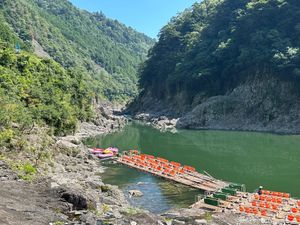 北山村筏下り
和歌山、奈良、三重の県境を下ります
熊野地鶏の親子丼とラーメ...