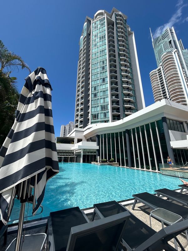 オーストラリア連邦・ゴールドコースト「オーストラリア（QLD）」の写真：リゾート感溢れるホテル。束の間の休日はお...