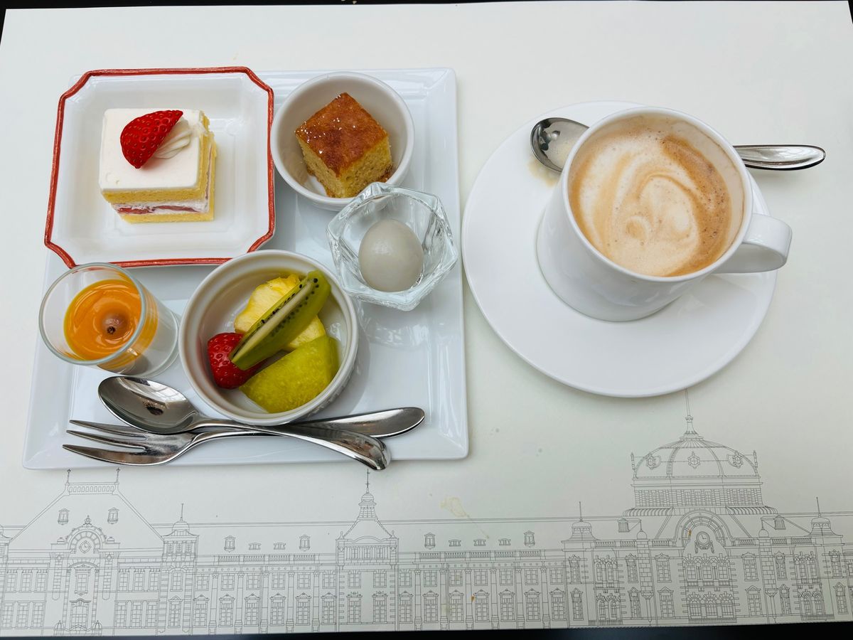 東京にはたくさんお店があるので適当に済ませました。
朝食はビュッフェ。