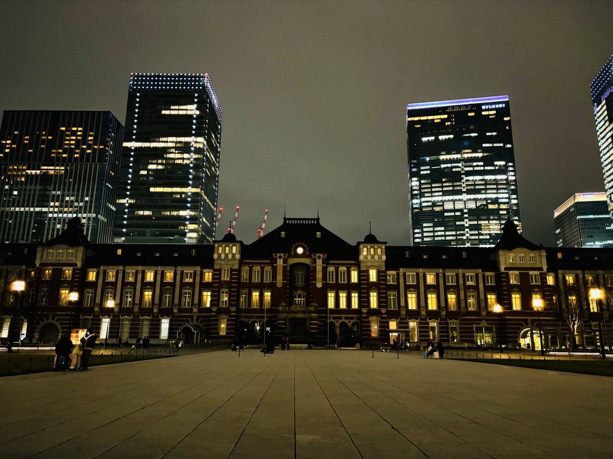 夜の駅舎も独り占め