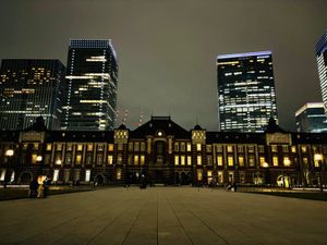 夜の駅舎も独り占め