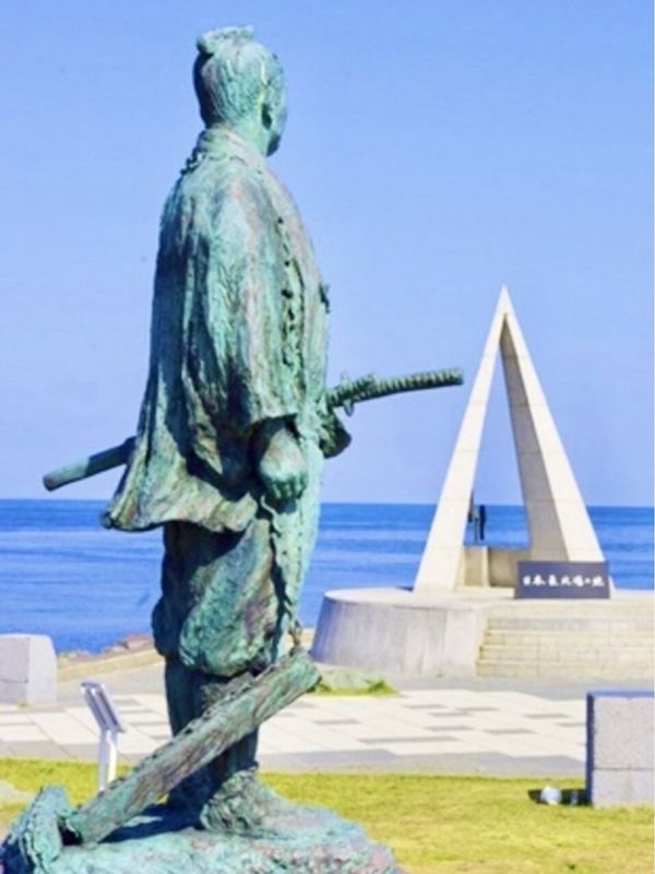 日本・北海道「🇯🇵【北海道】稚内宗谷バス観光バスツアー」の写真：【間宮林蔵の立像】
宗谷バスの定期観光バ...