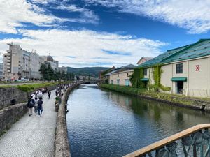 小樽運河。中国人が沢山いて、コロナ前の活気が戻った感じ。観光地ですね。