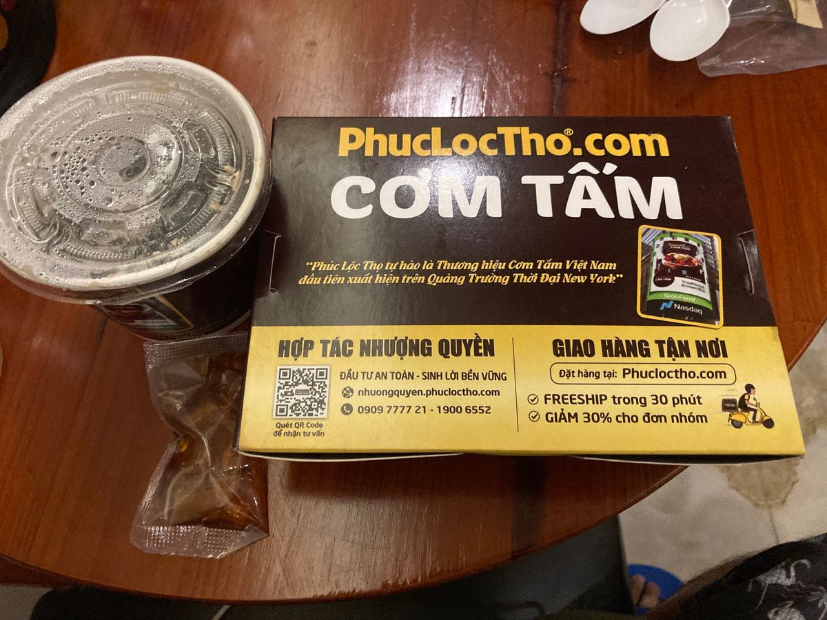 体調を崩してグラブでホテルに届けてもらったCơm Tấm Phúc Lộc...