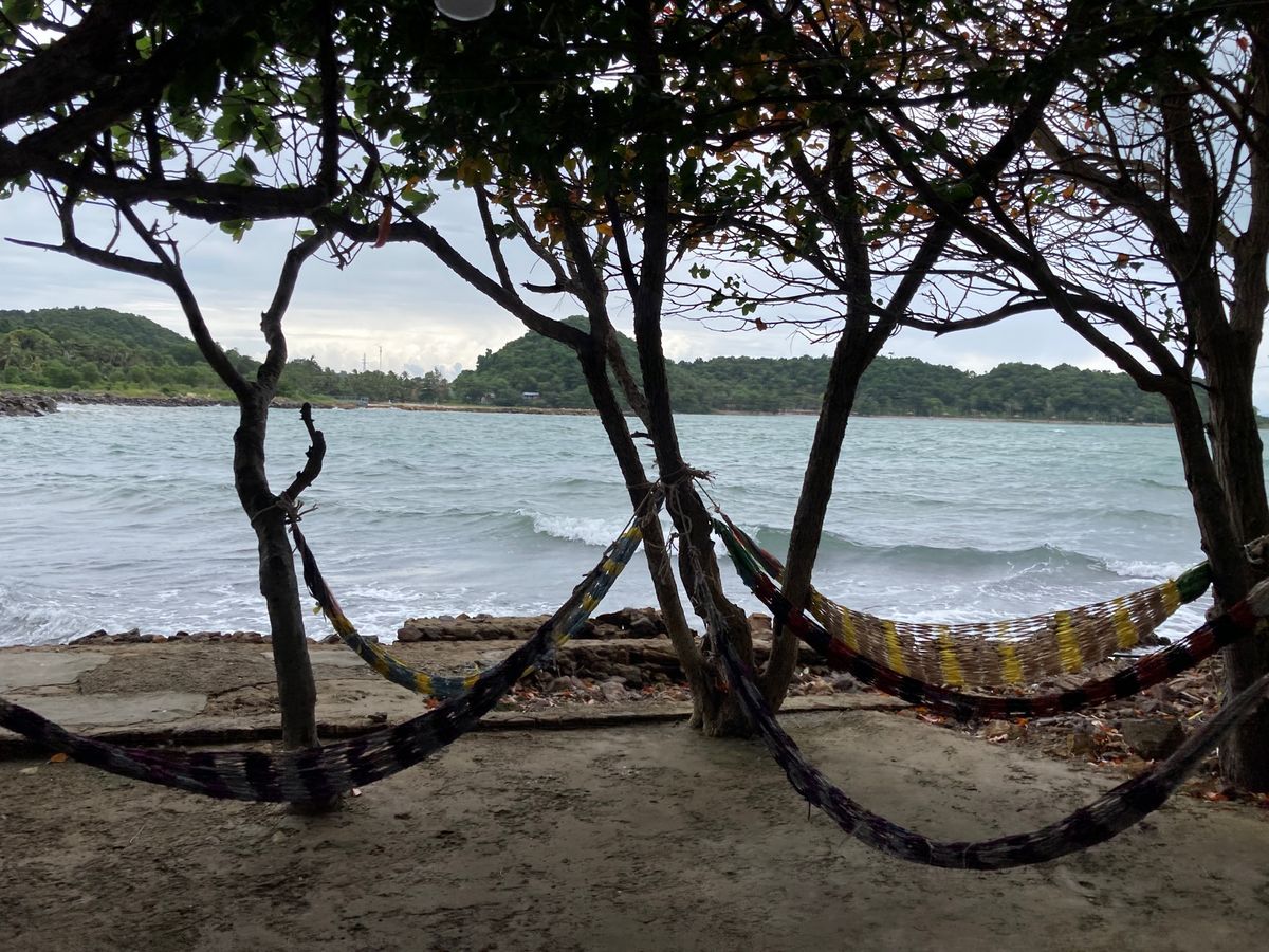 海賊島đảo Hải Tặc
埠頭から島の反対側にある小島の食堂でお茶休憩...