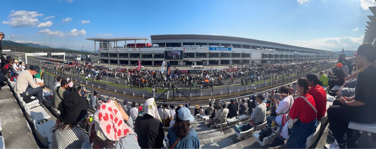 初めてのFSW参戦。
SF🏎️も初めての観戦で
土日の2レース良かった👍
...