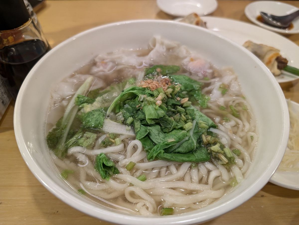 三日目
排骨チャーハン、牛肉ロール、小籠包、塩ラーメン